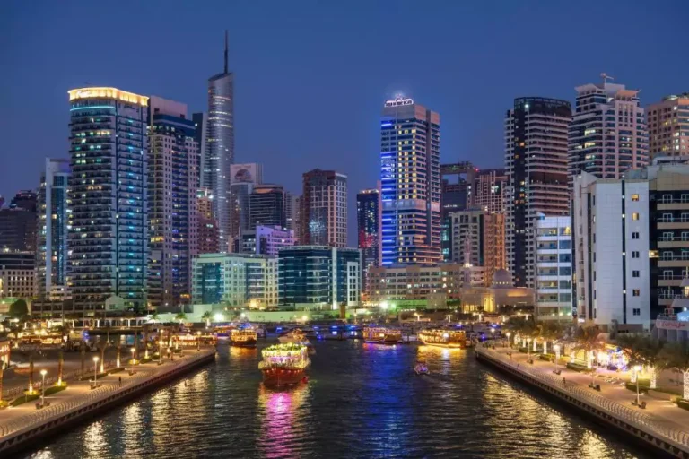 فنادق دبي شارع الشيخ زايد 2025 تجربة إقامة لا تُنسى