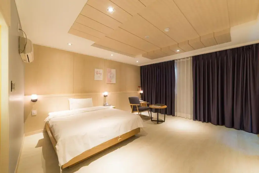 Reborn Suwon Silkroad Hotel