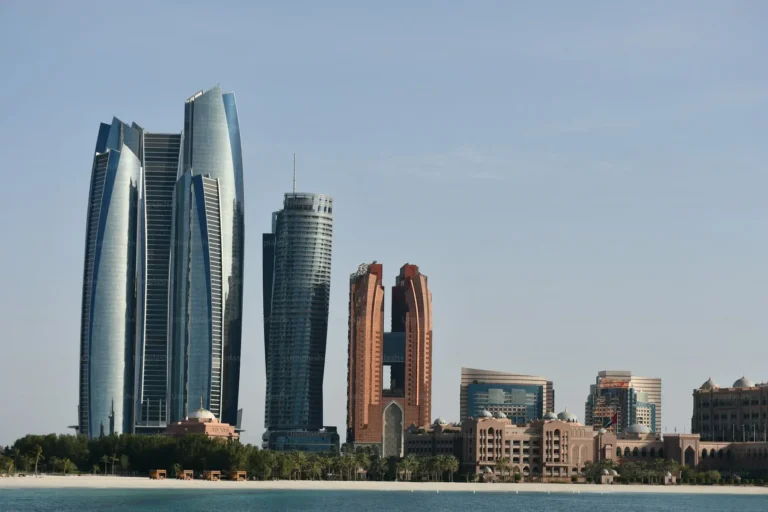 افضل فنادق ابو ظبي 2025 لإقامة فاخرة وتجربة سياحية لا تُنسى