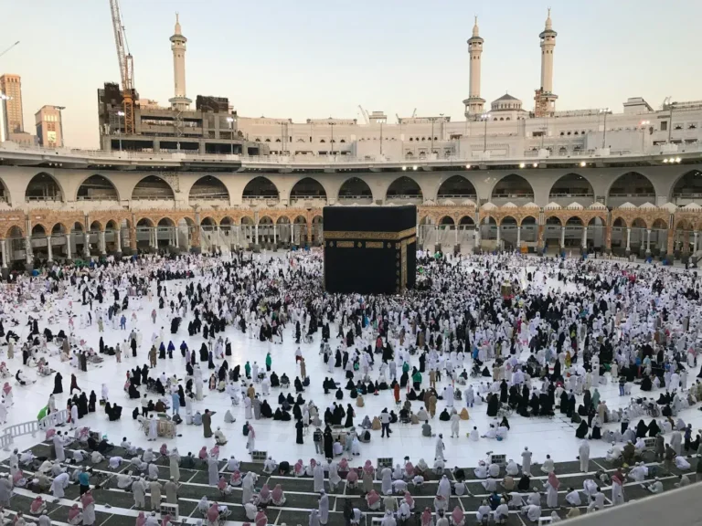 10 من فنادق مكة رخيصة مع باص ينقل للحرم مجاني وخدمات مريحة