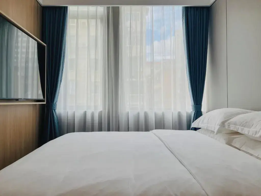 Dayin Garden Hotel -People's Square & Nanjing Road-Large Social Area -Bar -Café -Gym -Free Laundry Luggage Storage -24H Front Desk-English Service